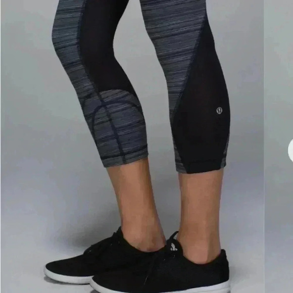 Lululemon Run Inspire Crop Size 8 EUC - Picture 3 of 12